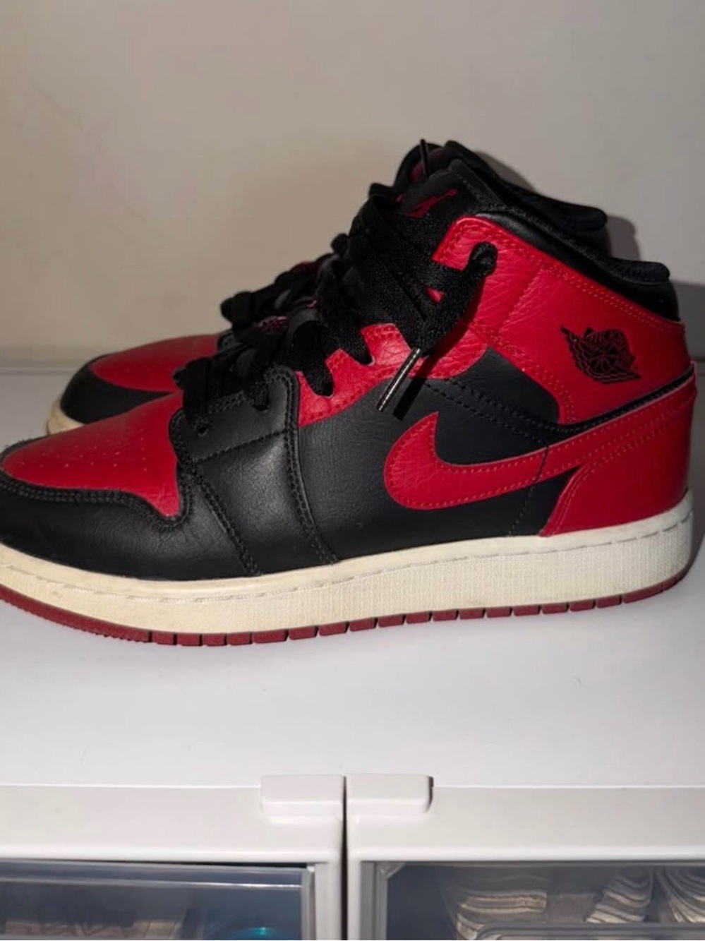Nike Jordan 1s Mid
